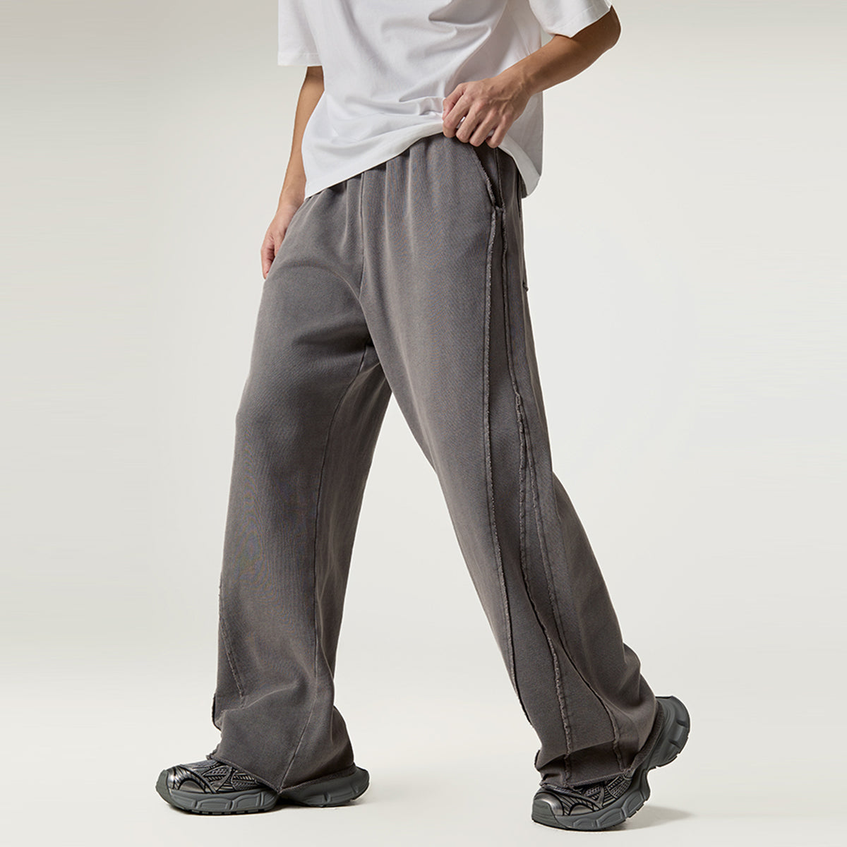 Men's Relaxed Wide-Leg Stitch Pants